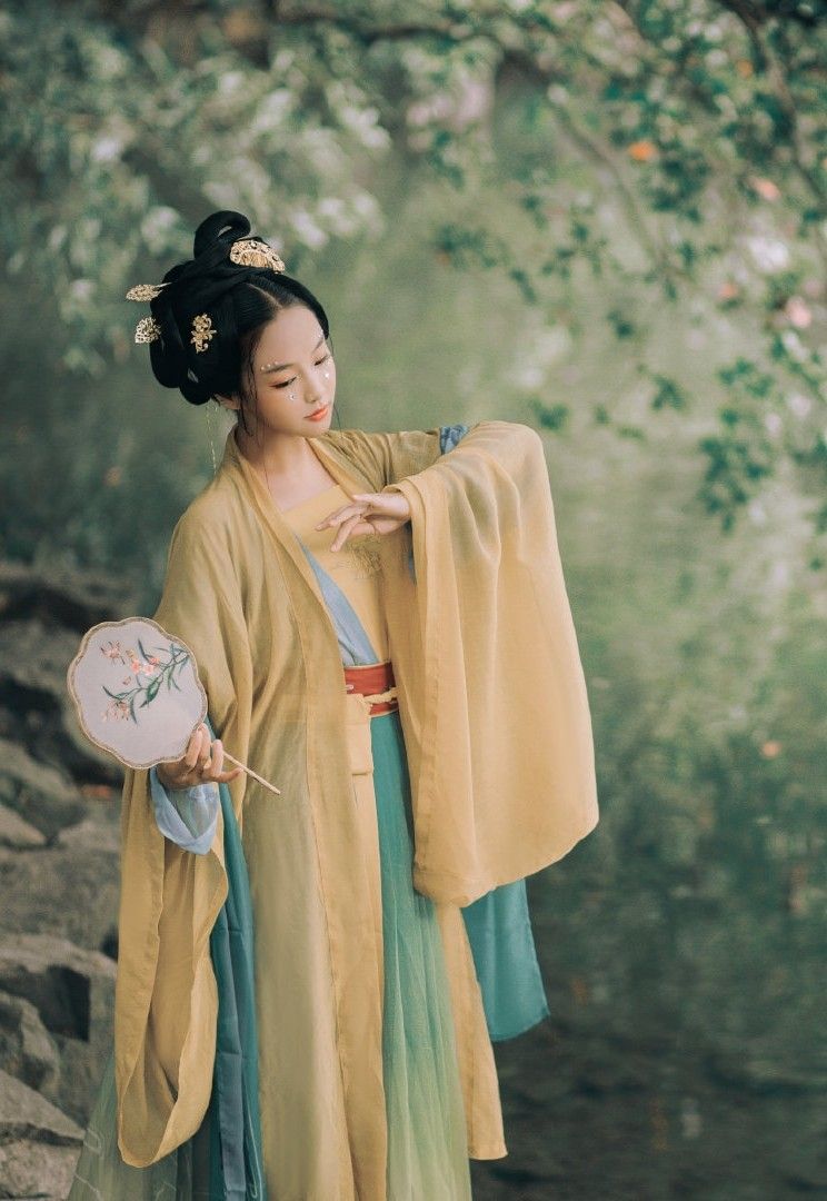 The Splendor of Tang-Style Hanfu:A Winter Guide to Waisted Qiao Costumes The Splendor of Tang-Style Hanfu:A Winter Guide to Waisted Qiao Costumes