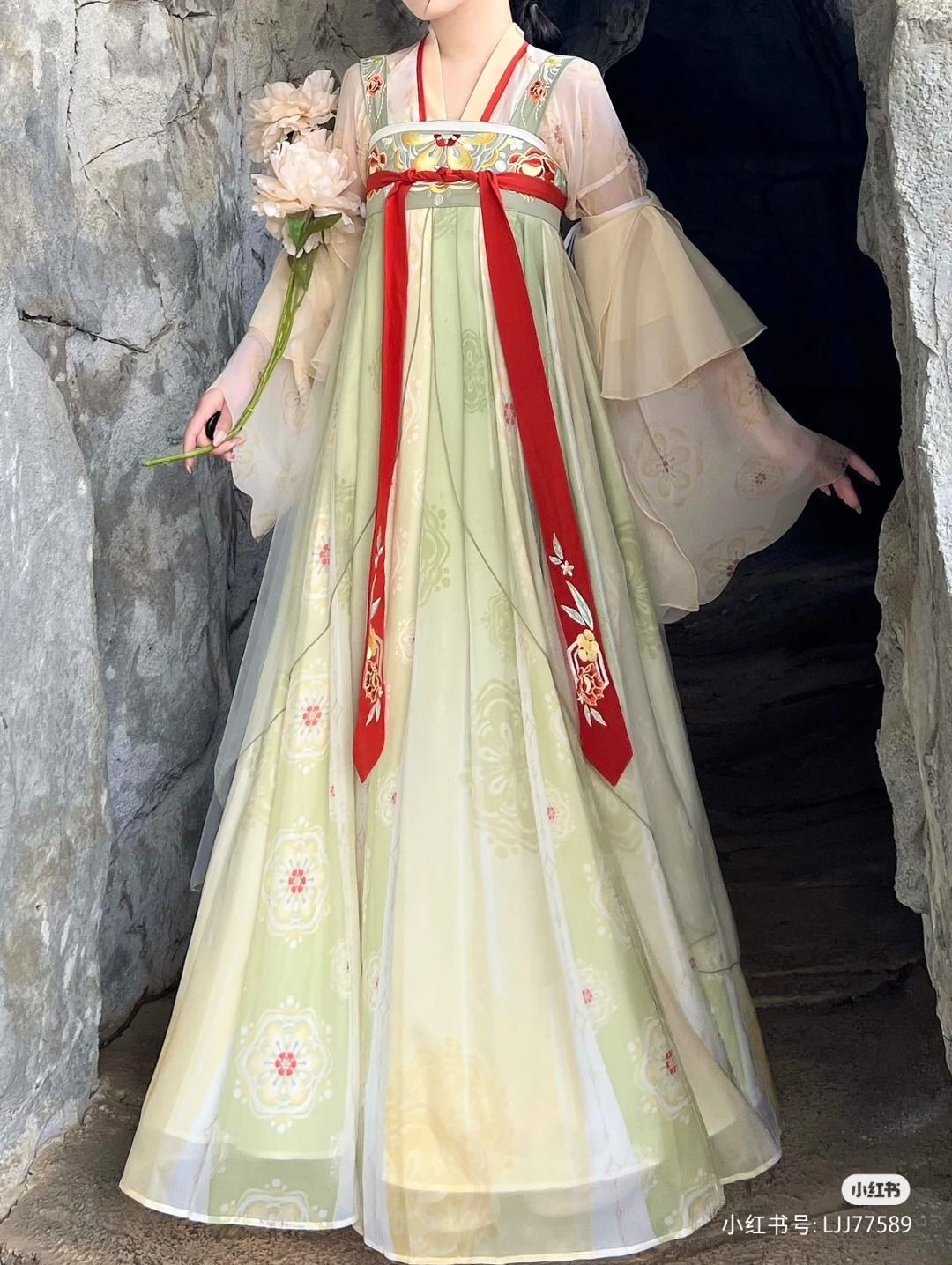Summer Hanfu Dress for Little Girls:A Blend of Tradition and Fashion Summer Hanfu Dress for Little Girls:A Blend of Tradition and Fashion