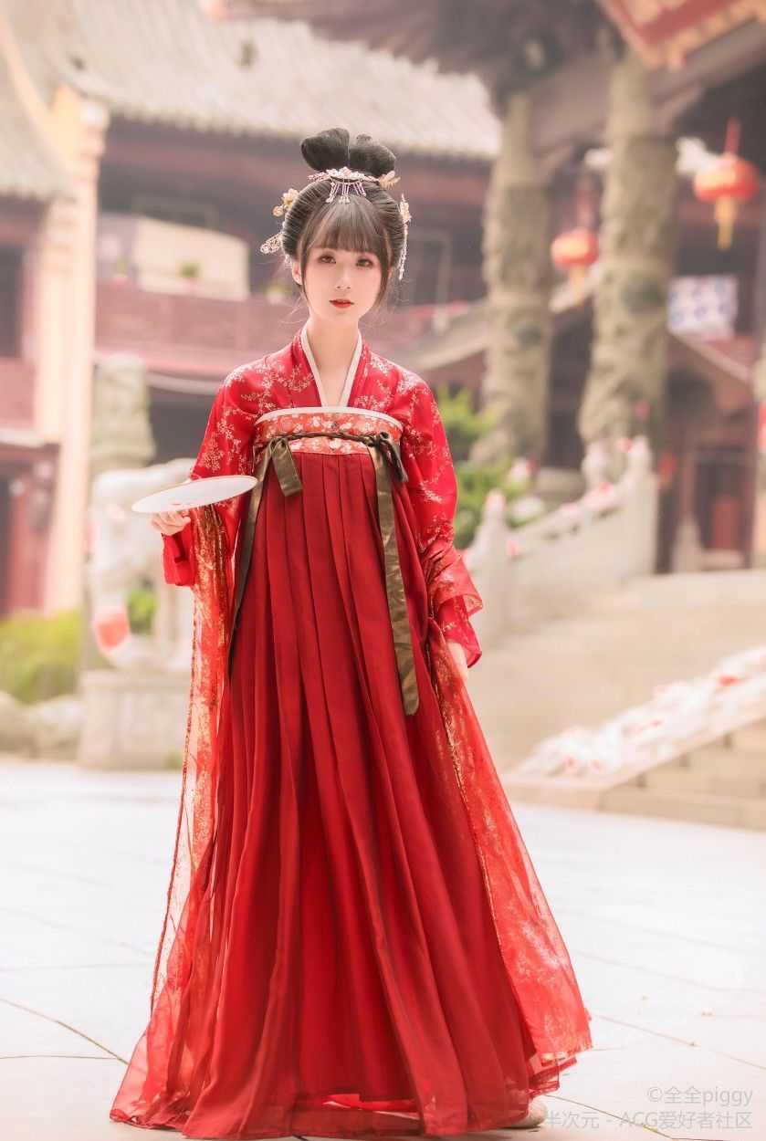The Rise of Qipao:A Brand Story of Traditional Elegance The Rise of Qipao:A Brand Story of Traditional Elegance
