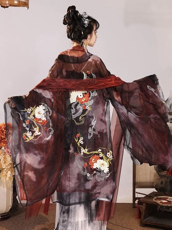 Embracing Modernity in Traditional Cheongsam:A Daily Fashion Journey Embracing Modernity in Traditional Cheongsam:A Daily Fashion Journey