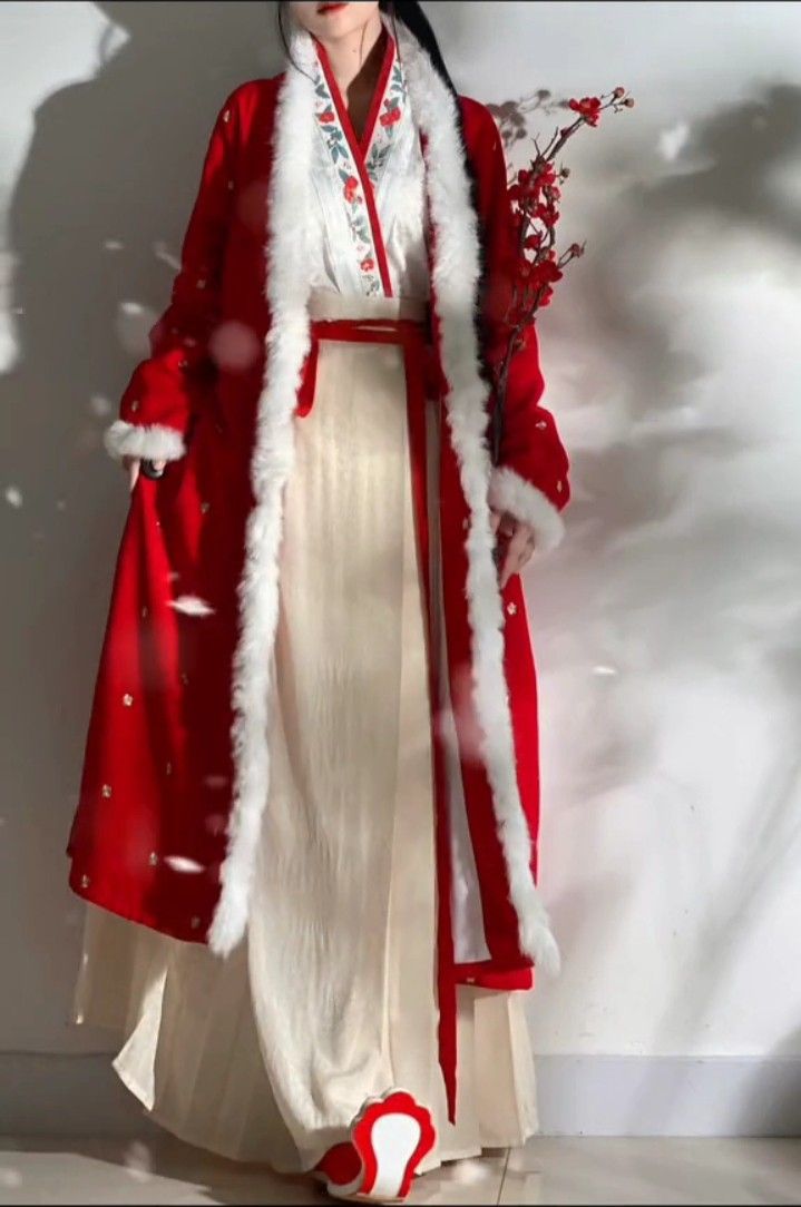 The Rise of Li Ziqiqis Qipao Fashion:A Blend of Tradition and Modernity The Rise of Li Ziqiqis Qipao Fashion:A Blend of Tradition and Modernity