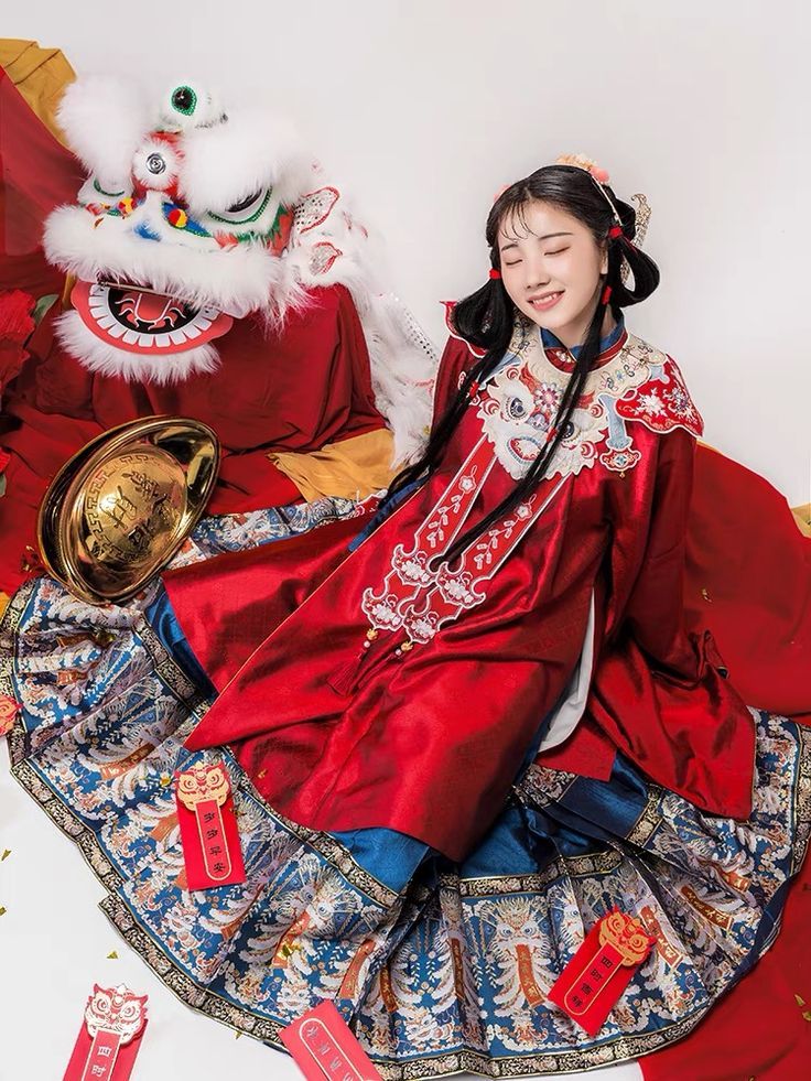 The Splendid Charm of Hanfu Fringes and Tassel Sleeves The Splendid Charm of Hanfu Fringes and Tassel Sleeves
