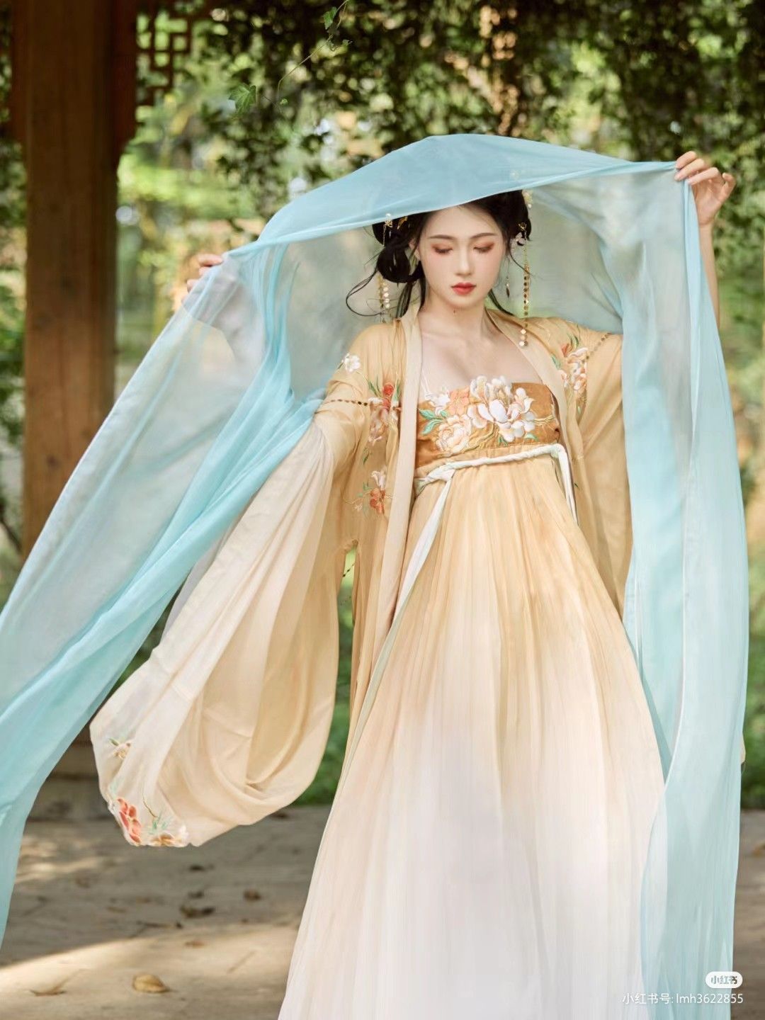 A Rose-Pink Cheongsam in Full Bloom:The Splendor of Traditional Elegance A Rose-Pink Cheongsam in Full Bloom:The Splendor of Traditional Elegance