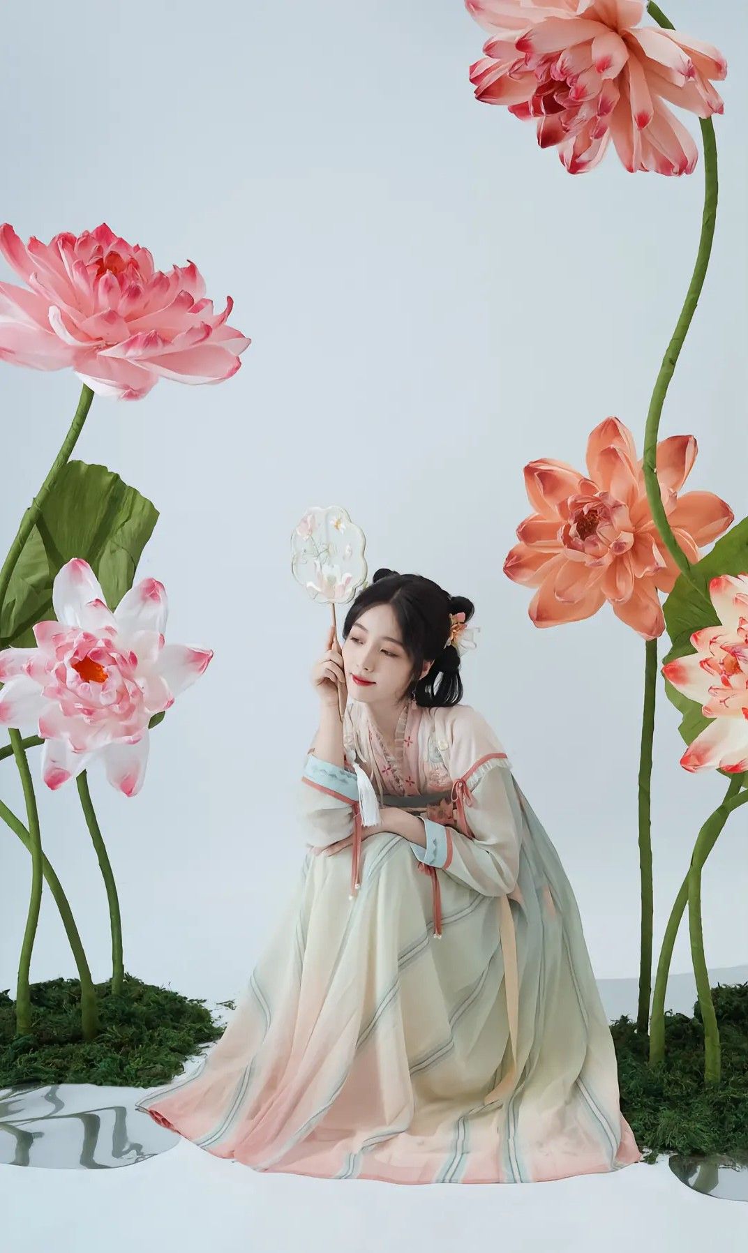 Daily Wear of a Young Girl in Traditional Chinese Hanfu Style:The Charm of Han-Tang Fashion Daily Wear of a Young Girl in Traditional Chinese Hanfu Style:The Charm of Han-Tang Fashion