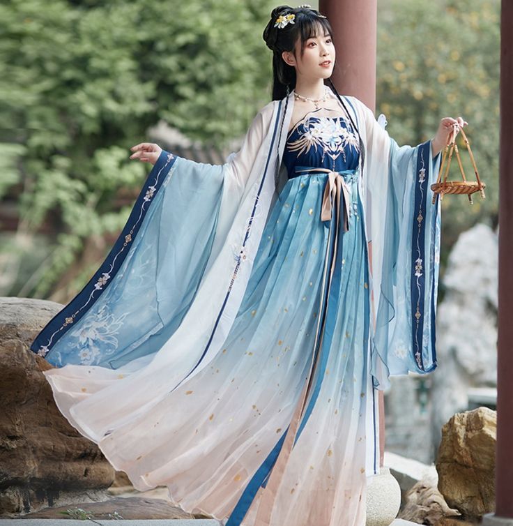Elegant Innovations:The Latest in Womens Hanfu Fashion Elegant Innovations:The Latest in Womens Hanfu Fashion