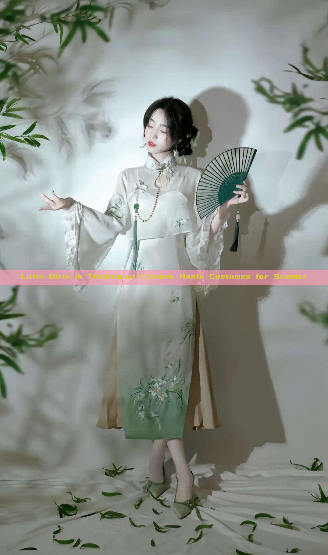 Little Girls in Traditional Chinese Hanfu Costumes for Summer Little Girls in Traditional Chinese Hanfu Costumes for Summer