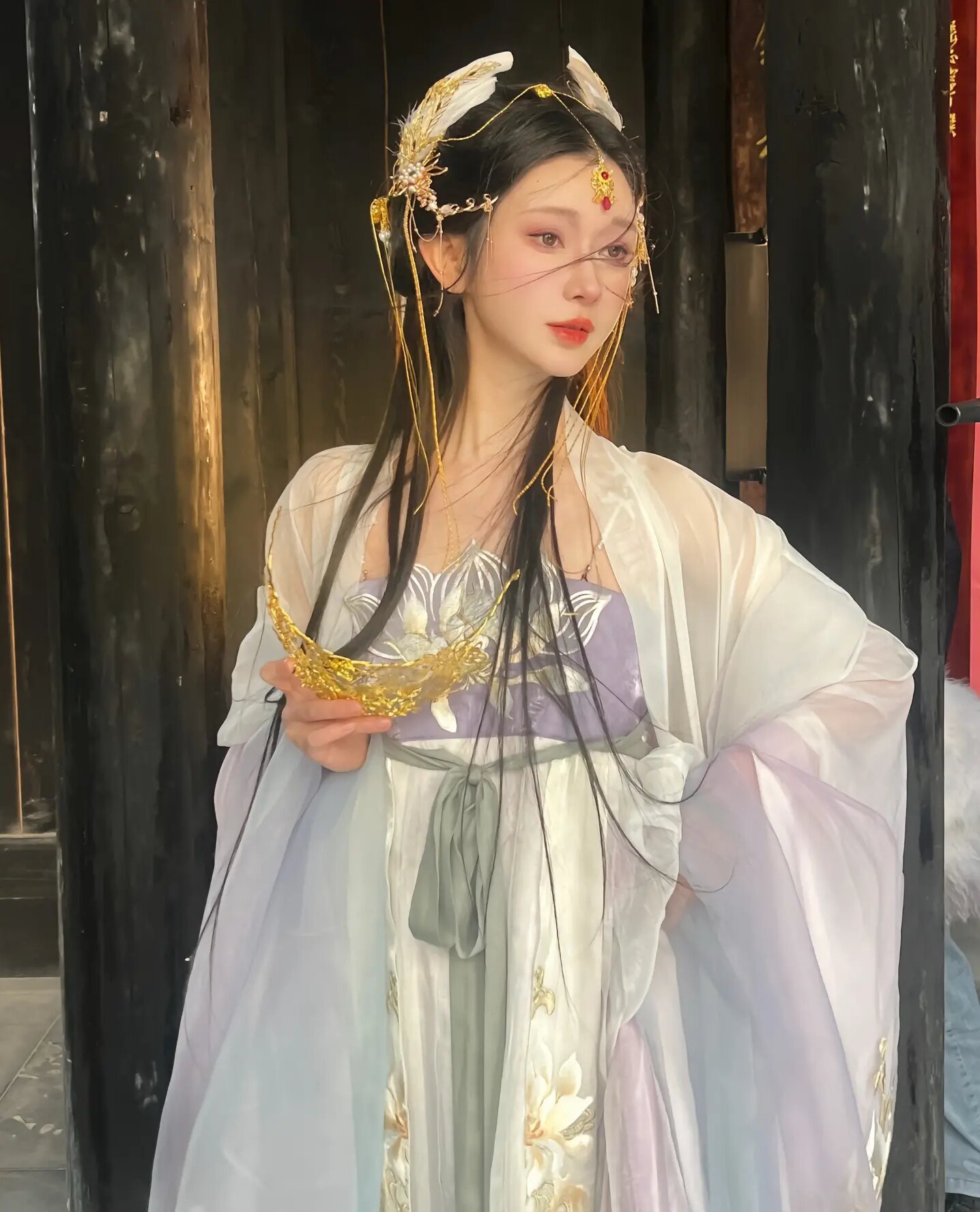The Original Hanfu of Simi:Embracing Traditional Elegance in Modern Times The Original Hanfu of Simi:Embracing Traditional Elegance in Modern Times