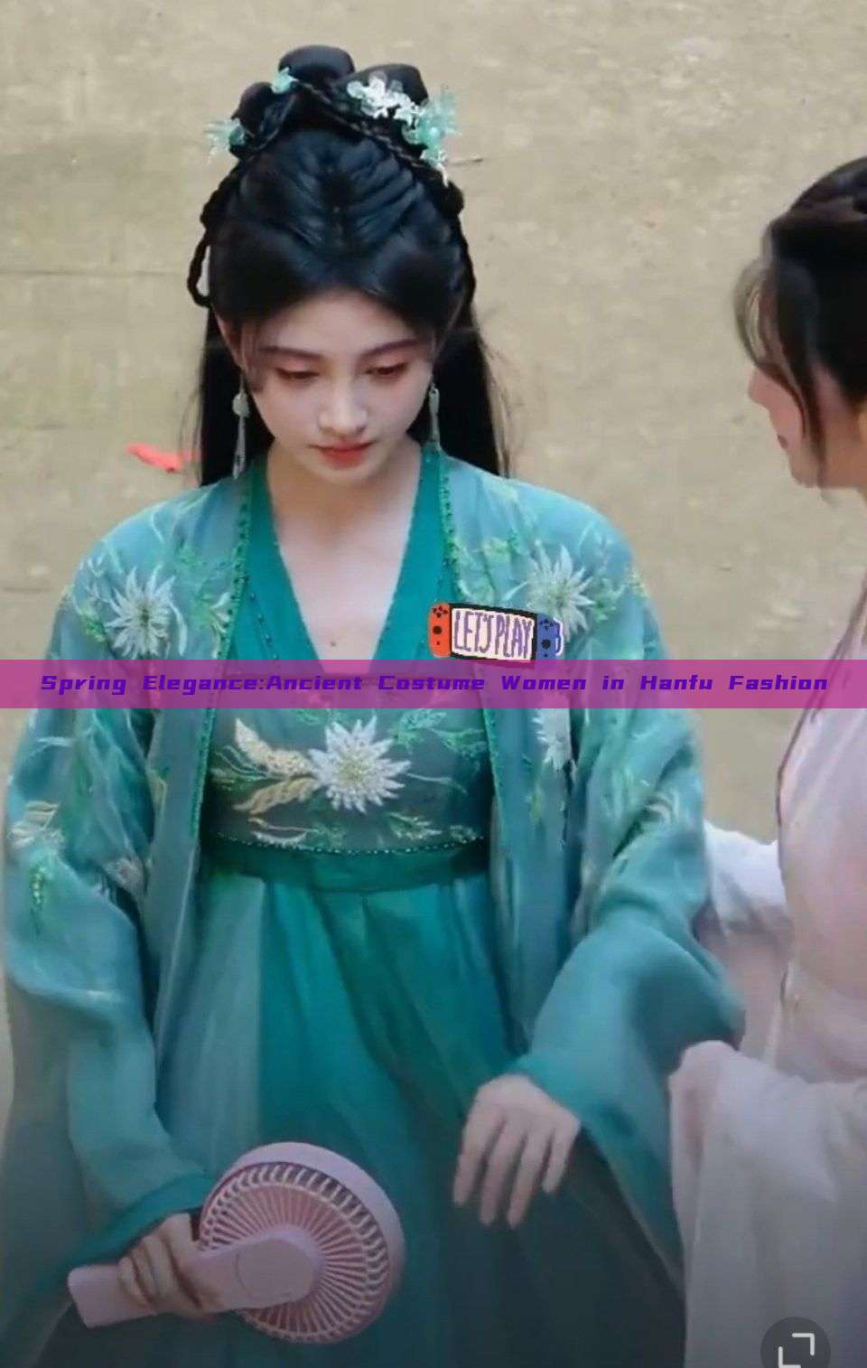 Spring Elegance:Ancient Costume Women in Hanfu Fashion Spring Elegance:Ancient Costume Women in Hanfu Fashion