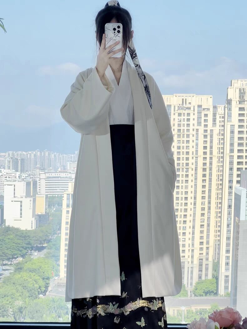 Chiffon Cheongsam Skirt with Long Length:A Blend of Tradition and Modernity Chiffon Cheongsam Skirt with Long Length:A Blend of Tradition and Modernity