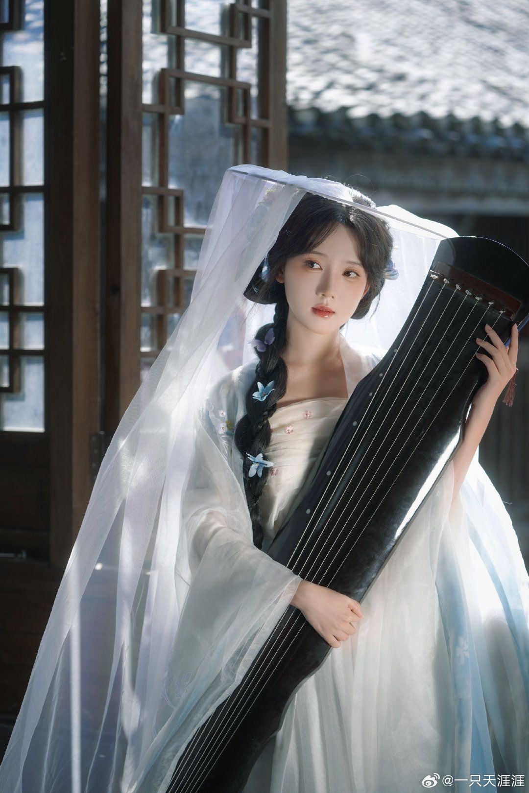Ancient-Style Fan Girls:The Enchanting World of Child Costume Fans Ancient-Style Fan Girls:The Enchanting World of Child Costume Fans