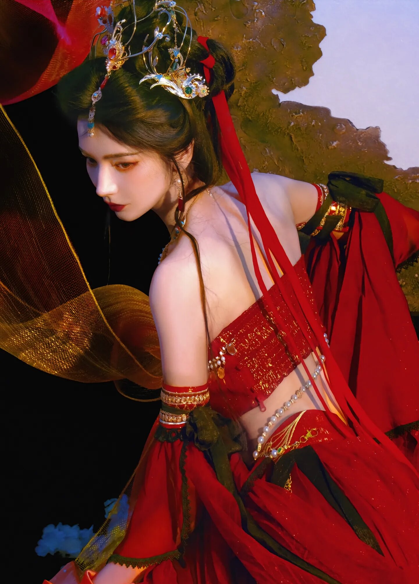 Reimagining the Cheongsam:Modern Low-Collar Qipao for the Youth Reimagining the Cheongsam:Modern Low-Collar Qipao for the Youth