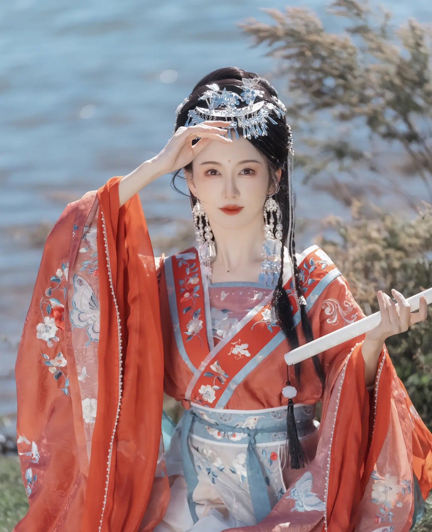 Modernizing the Cheongsam:A Winter Fashion Statement for Young Girls Modernizing the Cheongsam:A Winter Fashion Statement for Young Girls