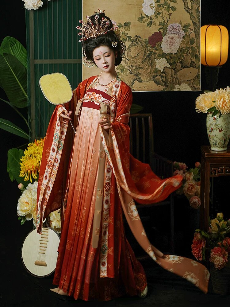 Hanfu Shoes in Summer:A 12-Year-Olds Perspective on Traditional Chinese Footwear Hanfu Shoes in Summer:A 12-Year-Olds Perspective on Traditional Chinese Footwear