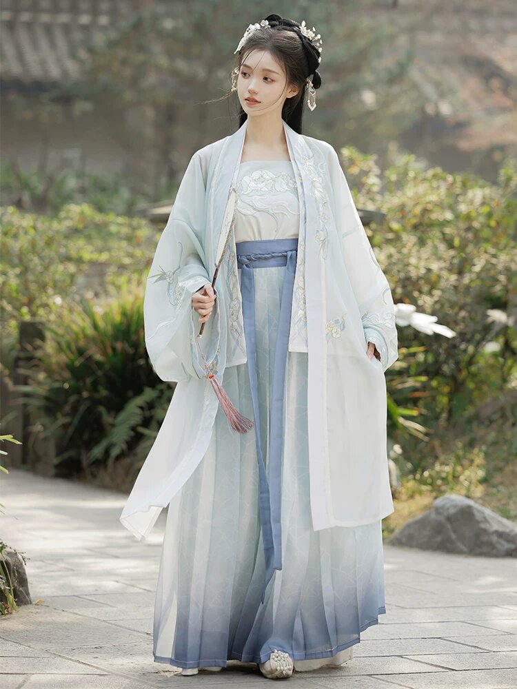 The Elegance of Tang-Style Thin Jackets:A Closer Look The Elegance of Tang-Style Thin Jackets:A Closer Look