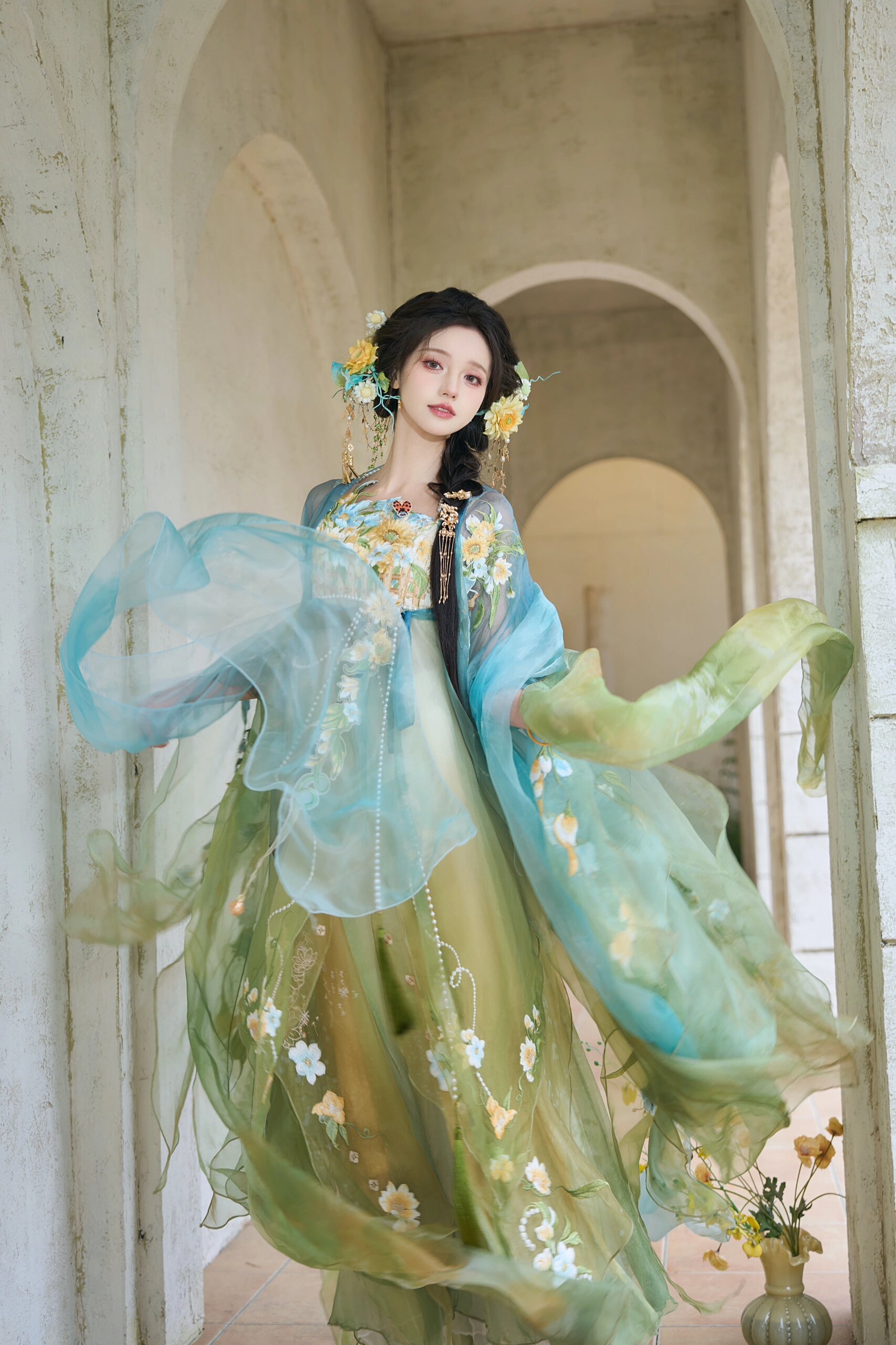 Winter Cheongsam Skirt for Girls:A Fashionable and Traditional Choice Winter Cheongsam Skirt for Girls:A Fashionable and Traditional Choice
