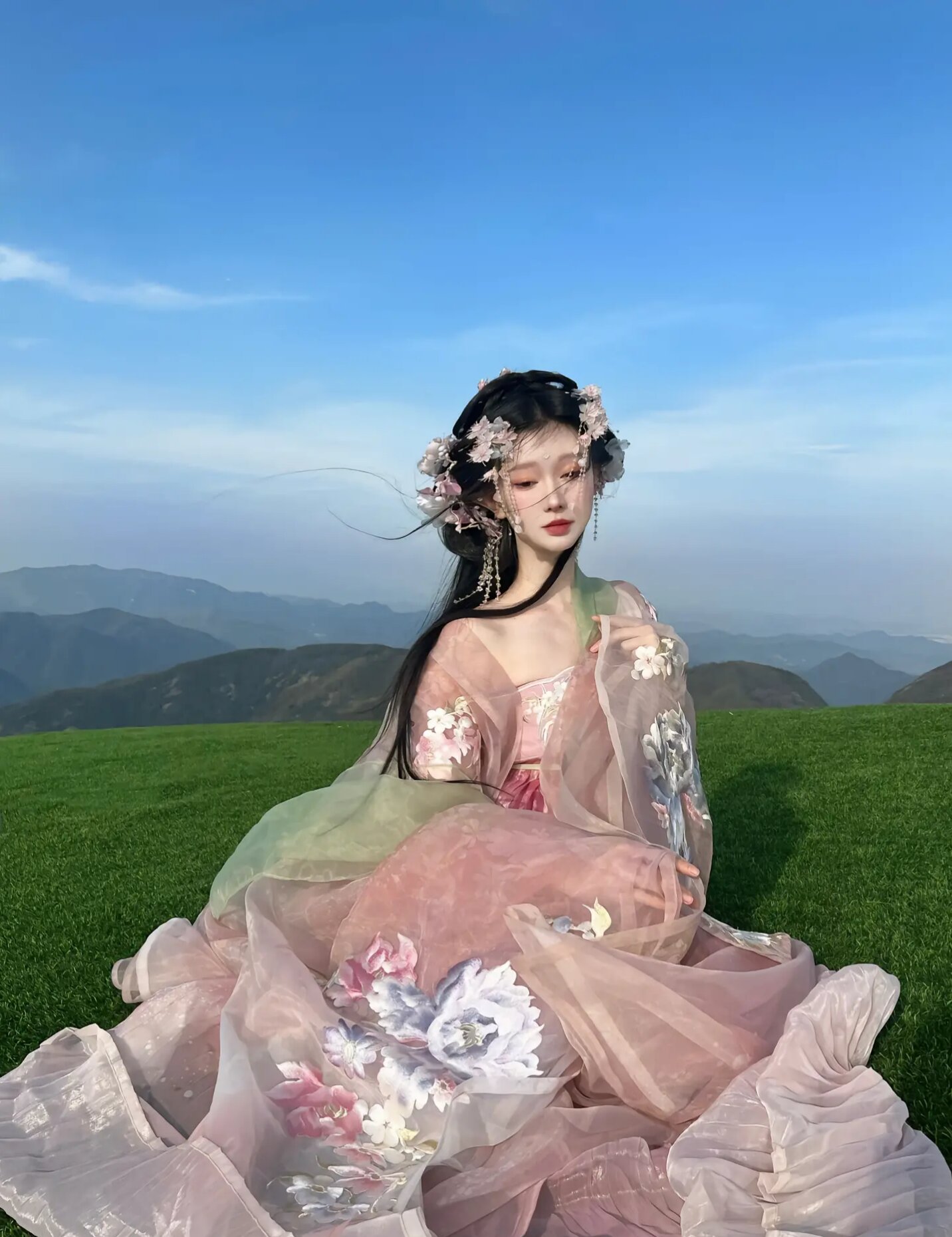 Zhipeis Original Hanfu:Embracing Traditional Elegance in Modern Times Zhipeis Original Hanfu:Embracing Traditional Elegance in Modern Times