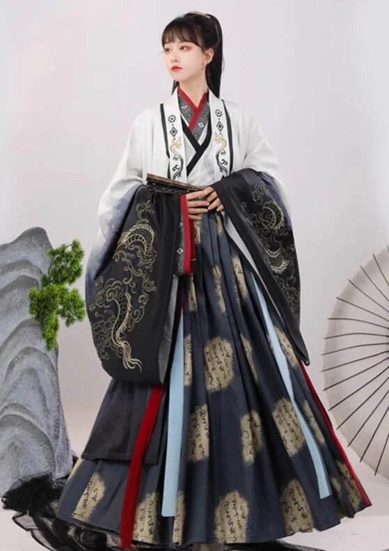 Earrings as a Stylish Accessory for the Horseface Skirt:A Closer Look Earrings as a Stylish Accessory for the Horseface Skirt:A Closer Look