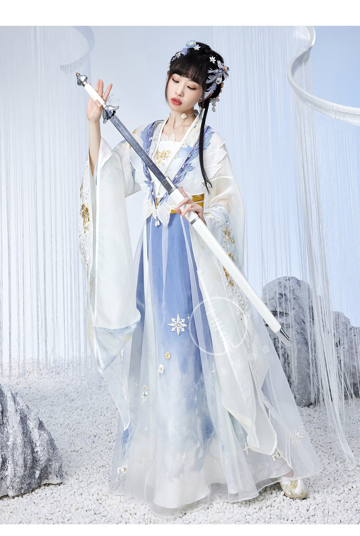 Classic Hairstyles for Traditional Cheongsam:A Guide to Complement Your Elegance Classic Hairstyles for Traditional Cheongsam:A Guide to Complement Your Elegance
