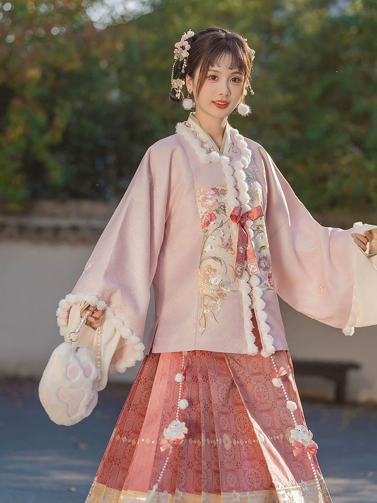 Summer Elegance:Lightweight Short-sleeved Hanfu for Adult Women Summer Elegance:Lightweight Short-sleeved Hanfu for Adult Women