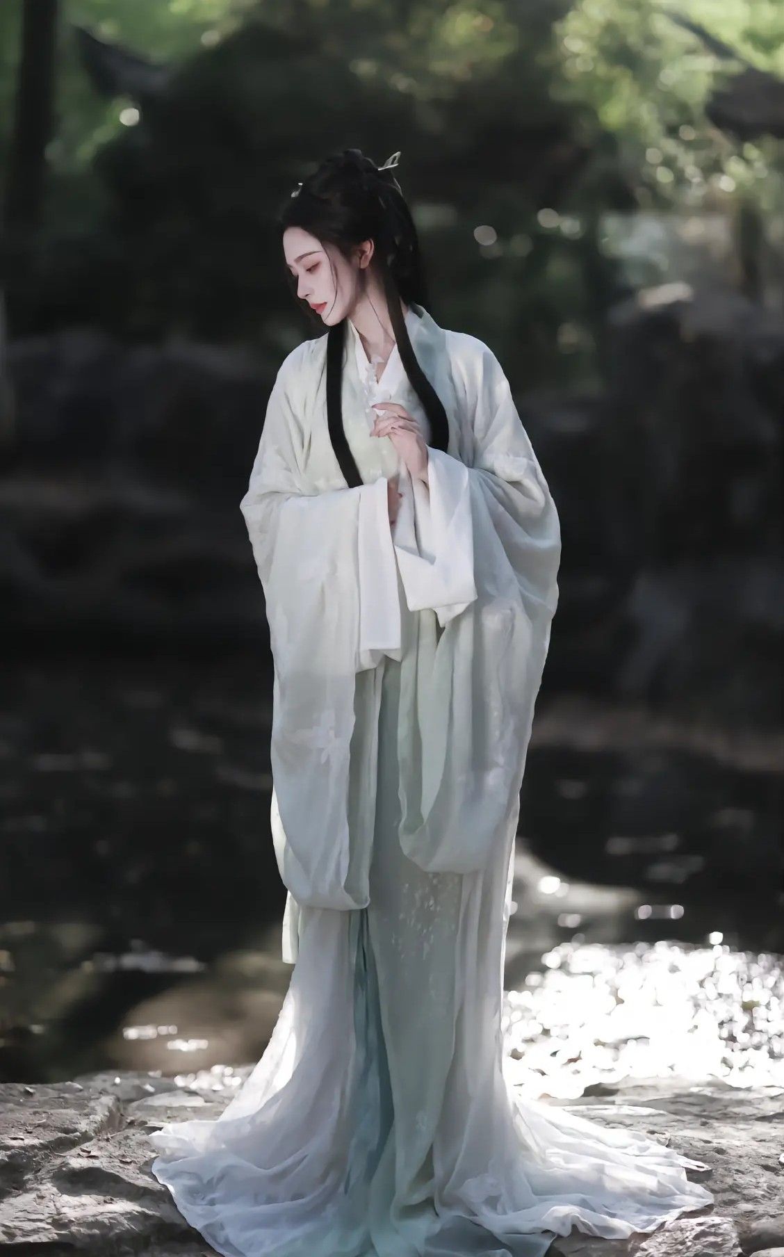 The Child of Courage:The Heroic Girl Warrior in Traditional Hanfu Costume The Child of Courage:The Heroic Girl Warrior in Traditional Hanfu Costume