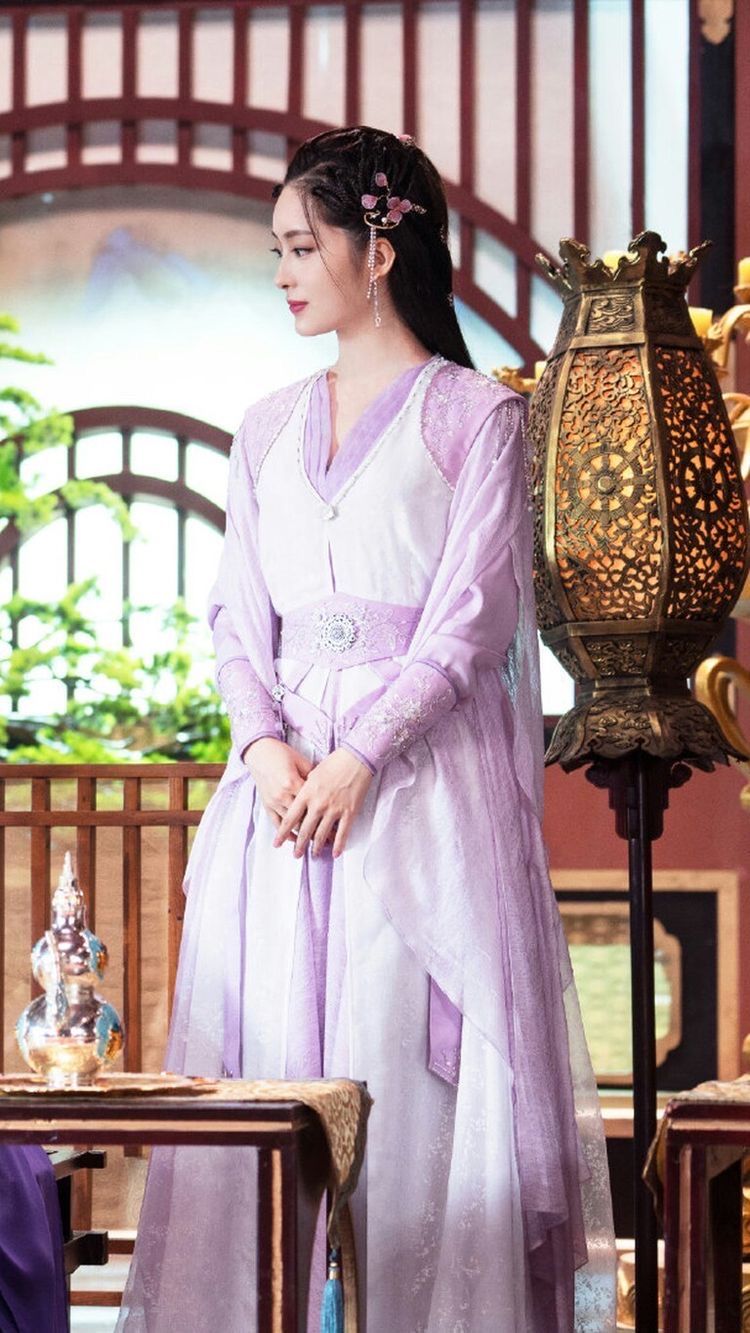 The Splendor of Blue and White Porcelain Cheongsam:The Aristocratic Ladys Elegance The Splendor of Blue and White Porcelain Cheongsam:The Aristocratic Ladys Elegance