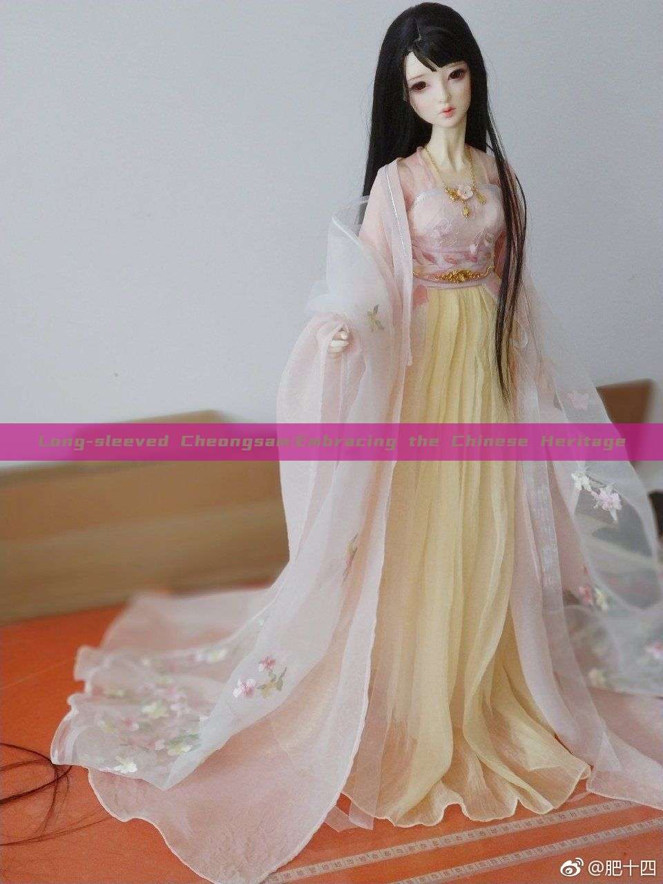 Long-sleeved Cheongsam:Embracing the Chinese Heritage Long-sleeved Cheongsam:Embracing the Chinese Heritage