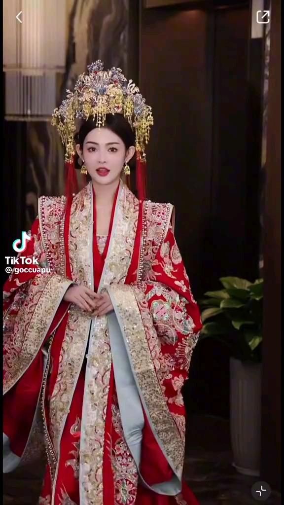 Plus-Size Chinese Tang Costumes for Curvier Women Embracing the Beauty of Every Shape Plus-Size Chinese Tang Costumes for Curvier Women Embracing the Beauty of Every Shape