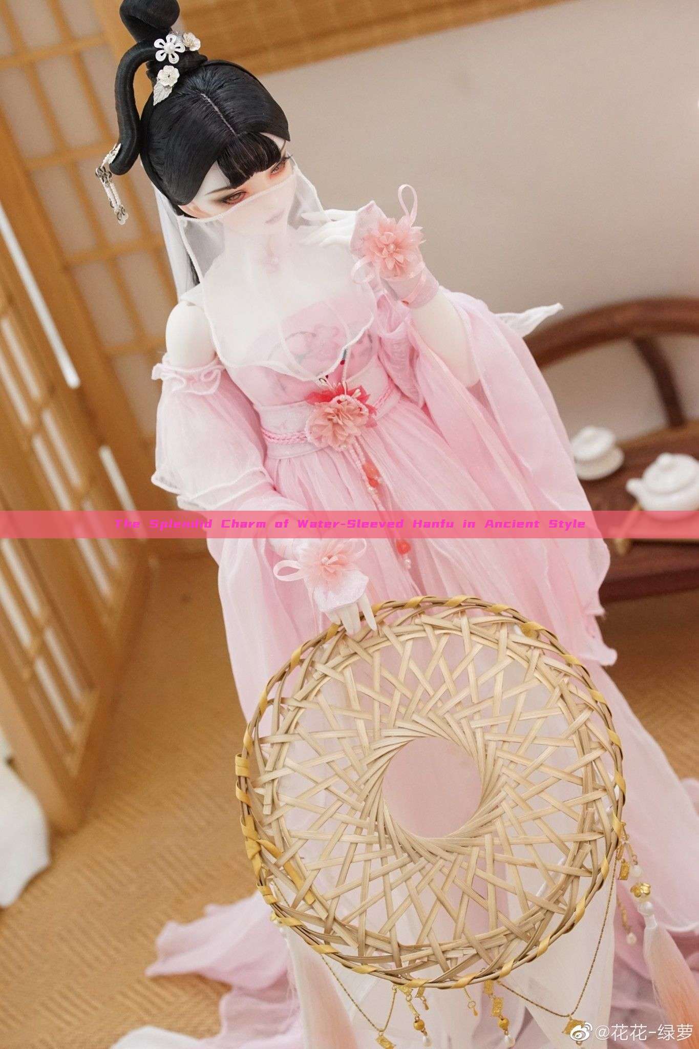 The Splendid Charm of Water-Sleeved Hanfu in Ancient Style The Splendid Charm of Water-Sleeved Hanfu in Ancient Style