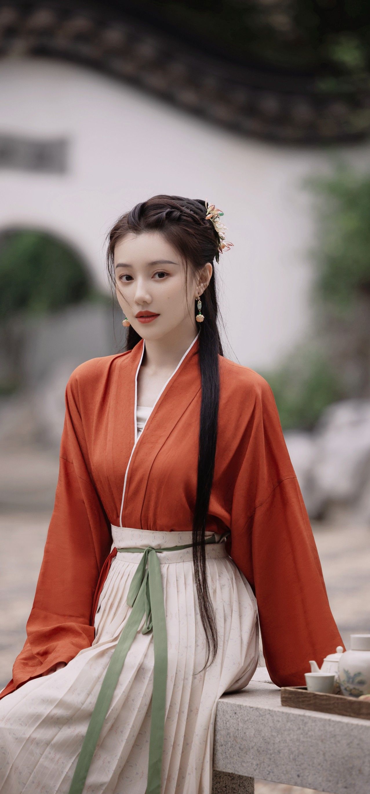 A Little Girl in Hanfu:A Fairy-like Encounter A Little Girl in Hanfu:A Fairy-like Encounter