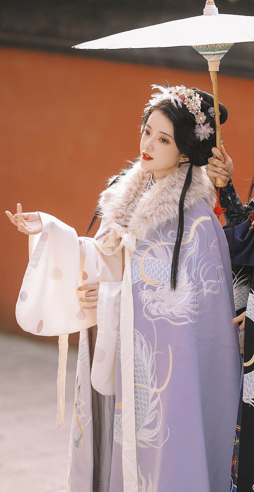 DIY Hanfu Style Round Fan:Creating a Traditional Splendor DIY Hanfu Style Round Fan:Creating a Traditional Splendor