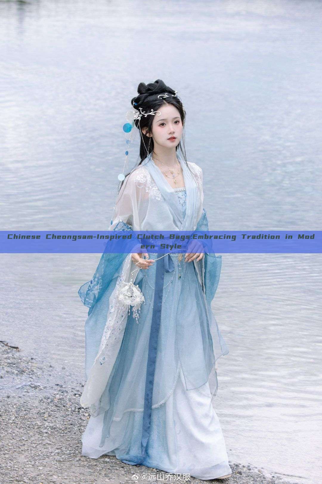 Chinese Cheongsam-Inspired Clutch Bags:Embracing Tradition in Modern Style Chinese Cheongsam-Inspired Clutch Bags:Embracing Tradition in Modern Style