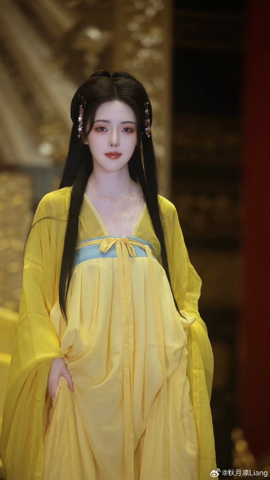 9-Year-Olds Traditional Chinese Hanfu Costume:A Glimpse into Childrens Ancient Beauty 9-Year-Olds Traditional Chinese Hanfu Costume:A Glimpse into Childrens Ancient Beauty
