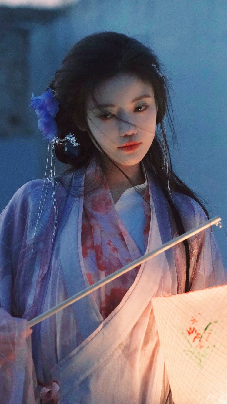 Summer in a White World:The Cultural Significance of Hanfu with Babbage Summer in a White World:The Cultural Significance of Hanfu with Babbage