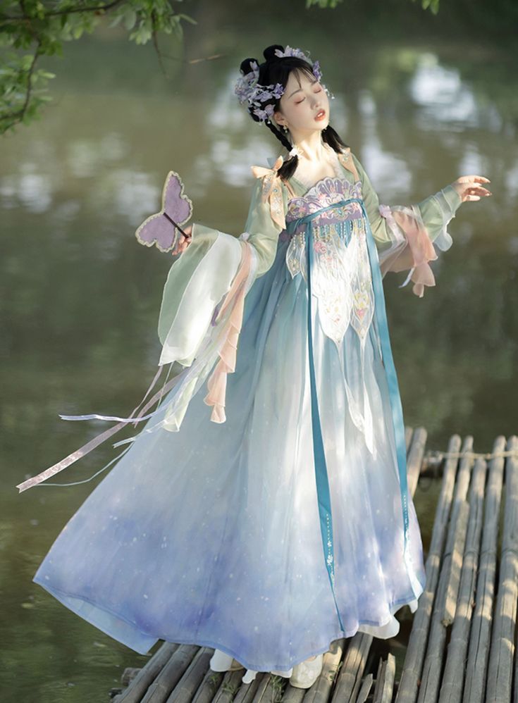 A Complete Guide to Traditional Waist-Length Hanfu Clothing A Complete Guide to Traditional Waist-Length Hanfu Clothing