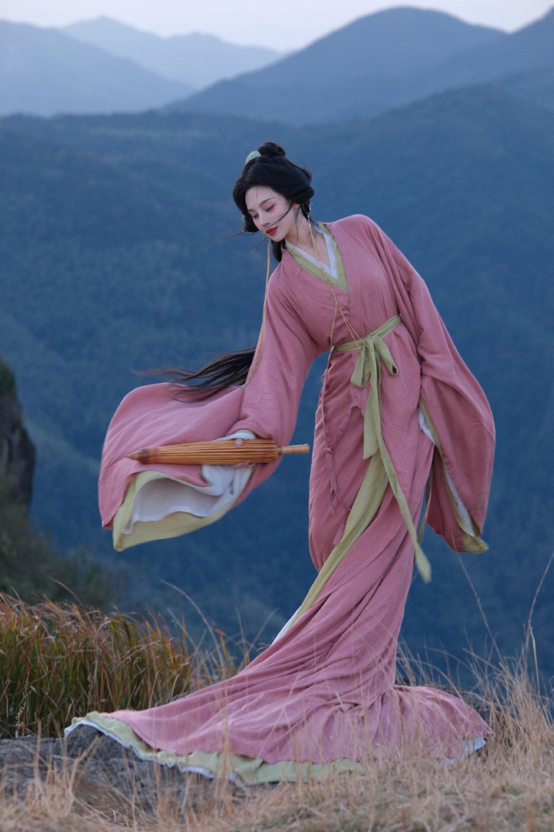 Summer Slimming Cheongsam:A Guide to Styling and Wearing for a Slimmer Look Summer Slimming Cheongsam:A Guide to Styling and Wearing for a Slimmer Look