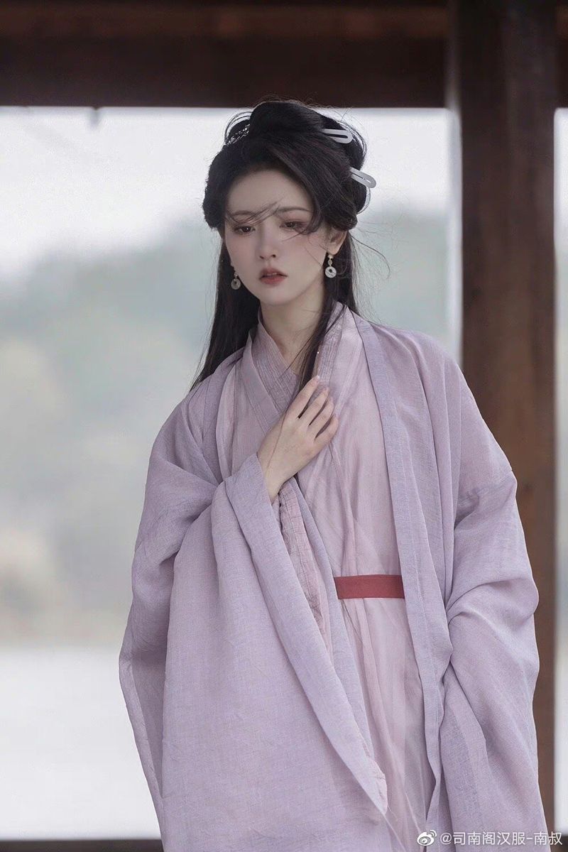 Orange Satin Skirt Set:A Blend of Tradition and Modernity Orange Satin Skirt Set:A Blend of Tradition and Modernity