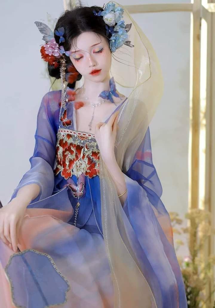 Ethereal Beauty in Ancient Hanfu:The Enchanting World of Womens Traditional Chinese Dress Ethereal Beauty in Ancient Hanfu:The Enchanting World of Womens Traditional Chinese Dress