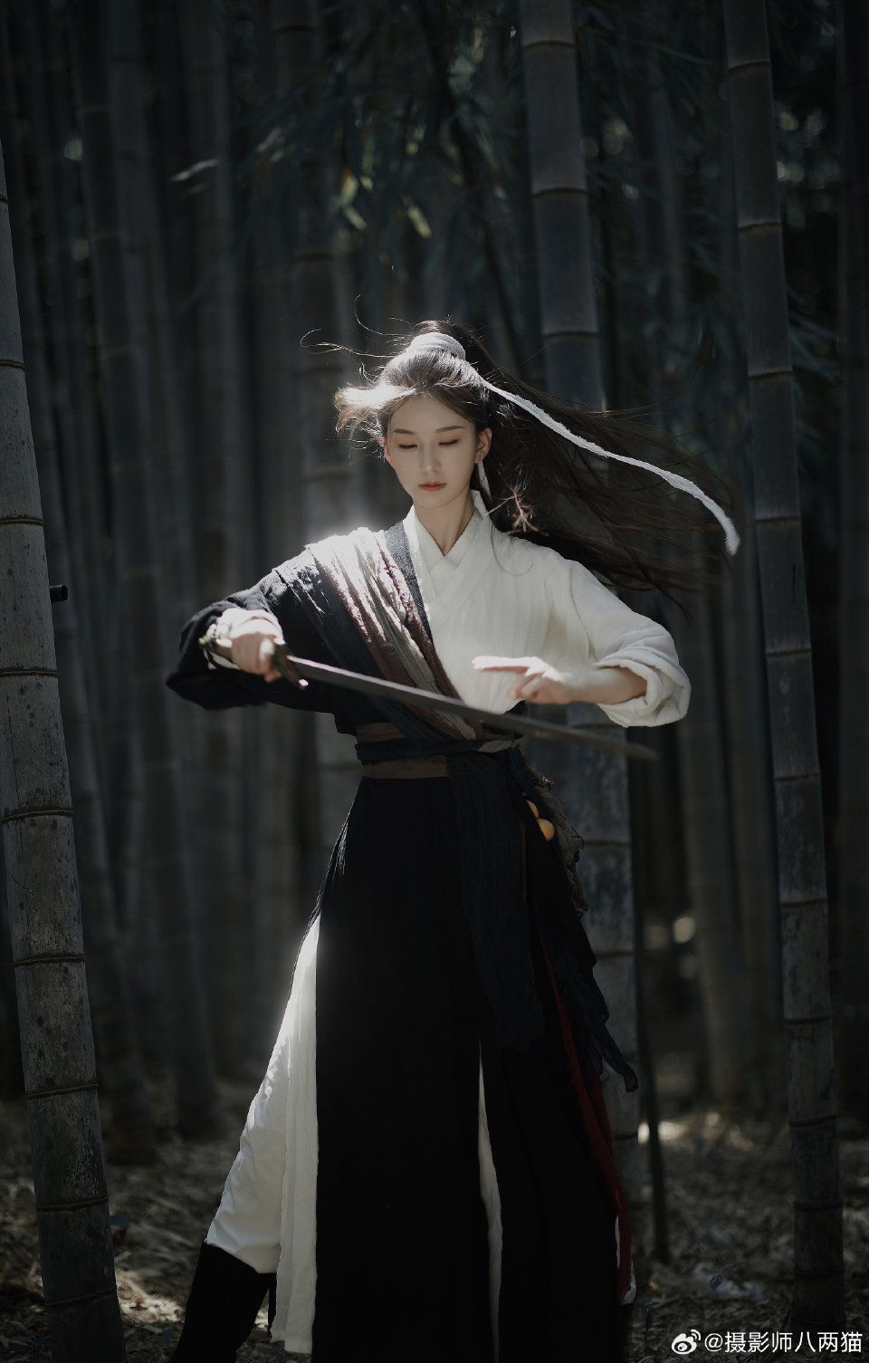 The Enchantment of Hanfu:A Journey into the Ancient Dress of a 9-Year-Old Girl The Enchantment of Hanfu:A Journey into the Ancient Dress of a 9-Year-Old Girl