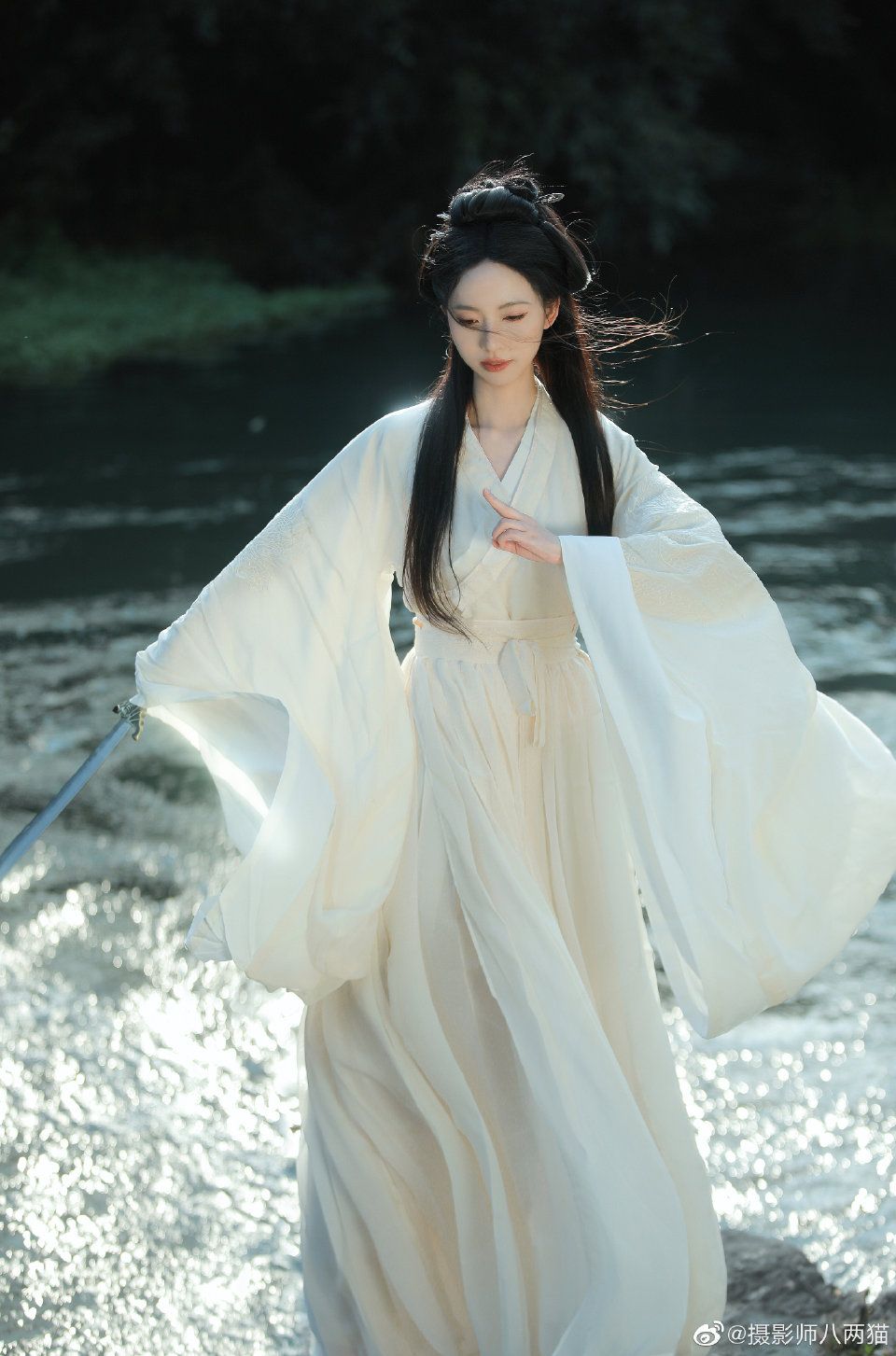 The Splendor of Hanfu Fabrics:Silk and Satin The Splendor of Hanfu Fabrics:Silk and Satin