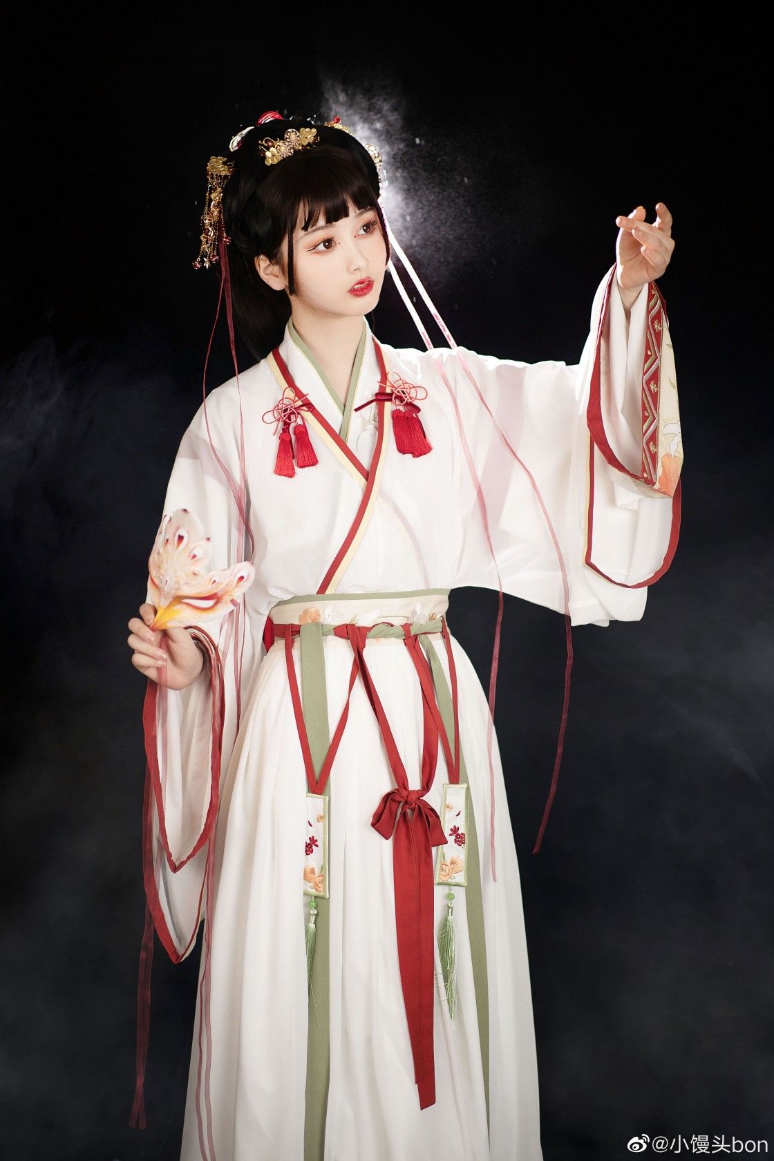 Qu Jujingyis Hanfu Fashion for 12-Year-Old Kids:A Closer Look Qu Jujingyis Hanfu Fashion for 12-Year-Old Kids:A Closer Look