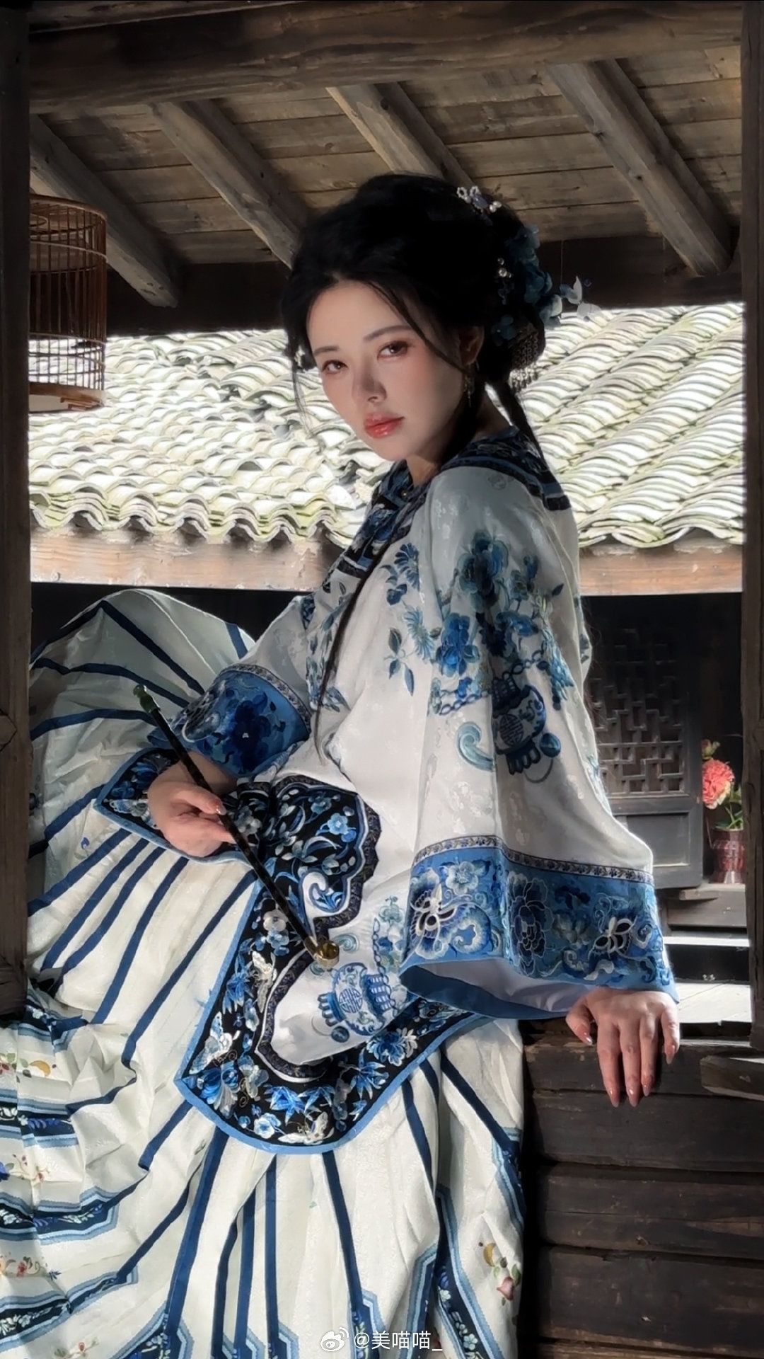 The Splendor of Luo Ruyans Hanfu Fashion The Splendor of Luo Ruyans Hanfu Fashion