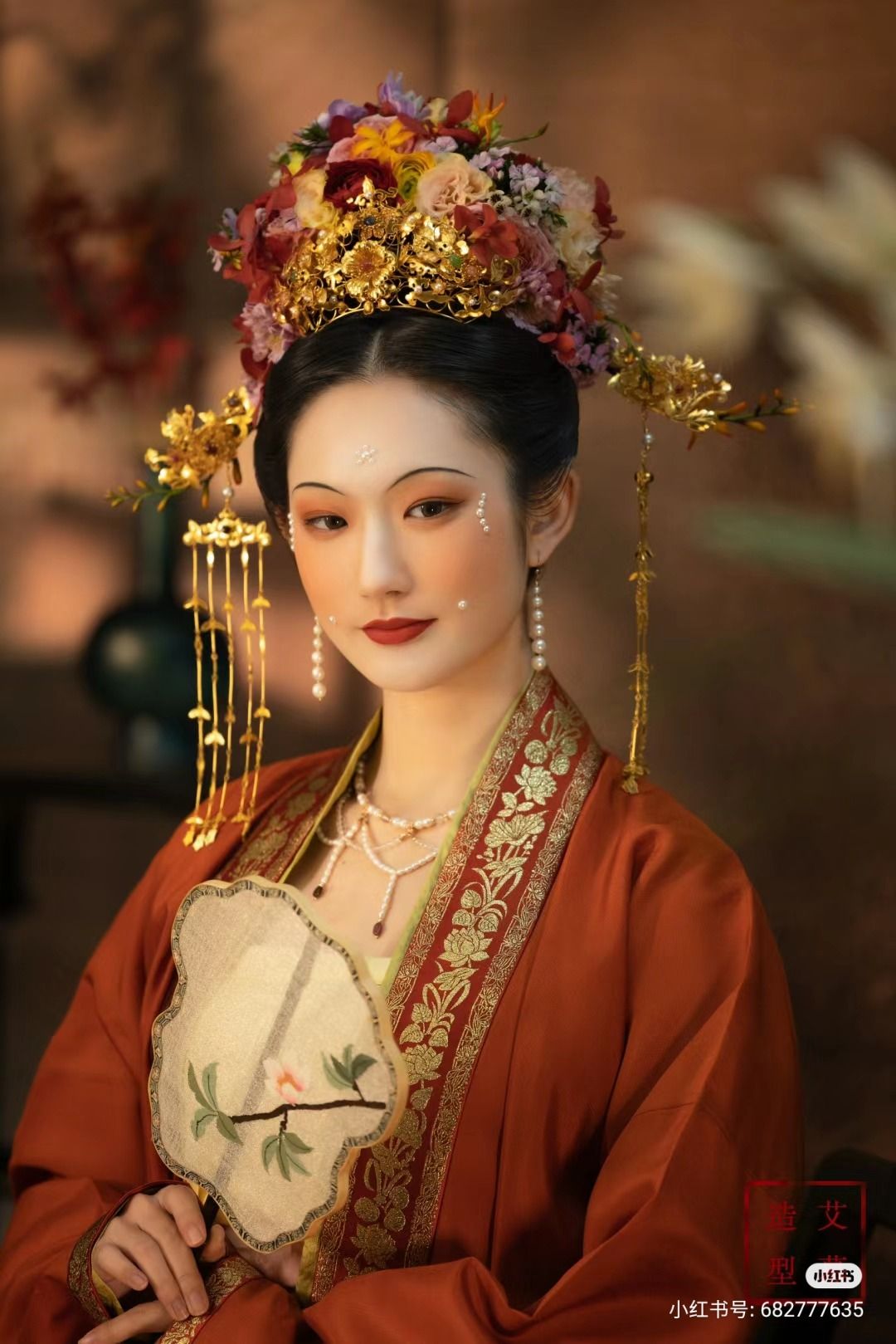 Qiu Jingyis Hanfu Style:Red Zhaoyuans Enchantment Qiu Jingyis Hanfu Style:Red Zhaoyuans Enchantment