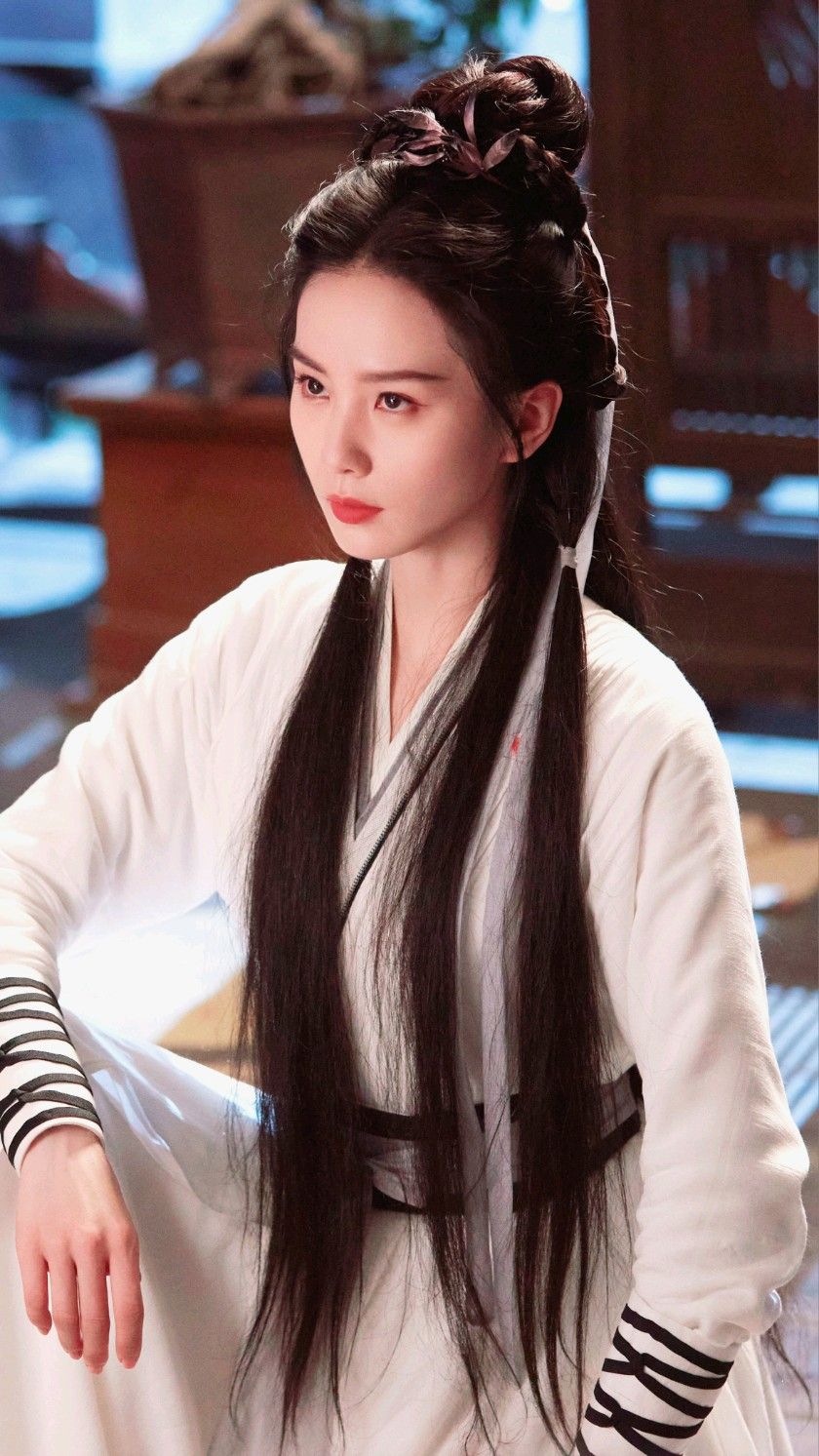 Plus Size Hanfu with Crossover Collars:An Exploration Plus Size Hanfu with Crossover Collars:An Exploration