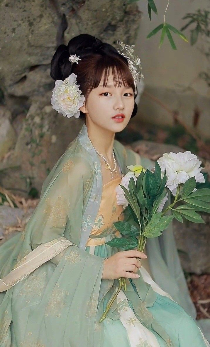 Cloud Tapestry Original Hanfu:Unraveling the Essence of Traditional Chinese Elegance Cloud Tapestry Original Hanfu:Unraveling the Essence of Traditional Chinese Elegance