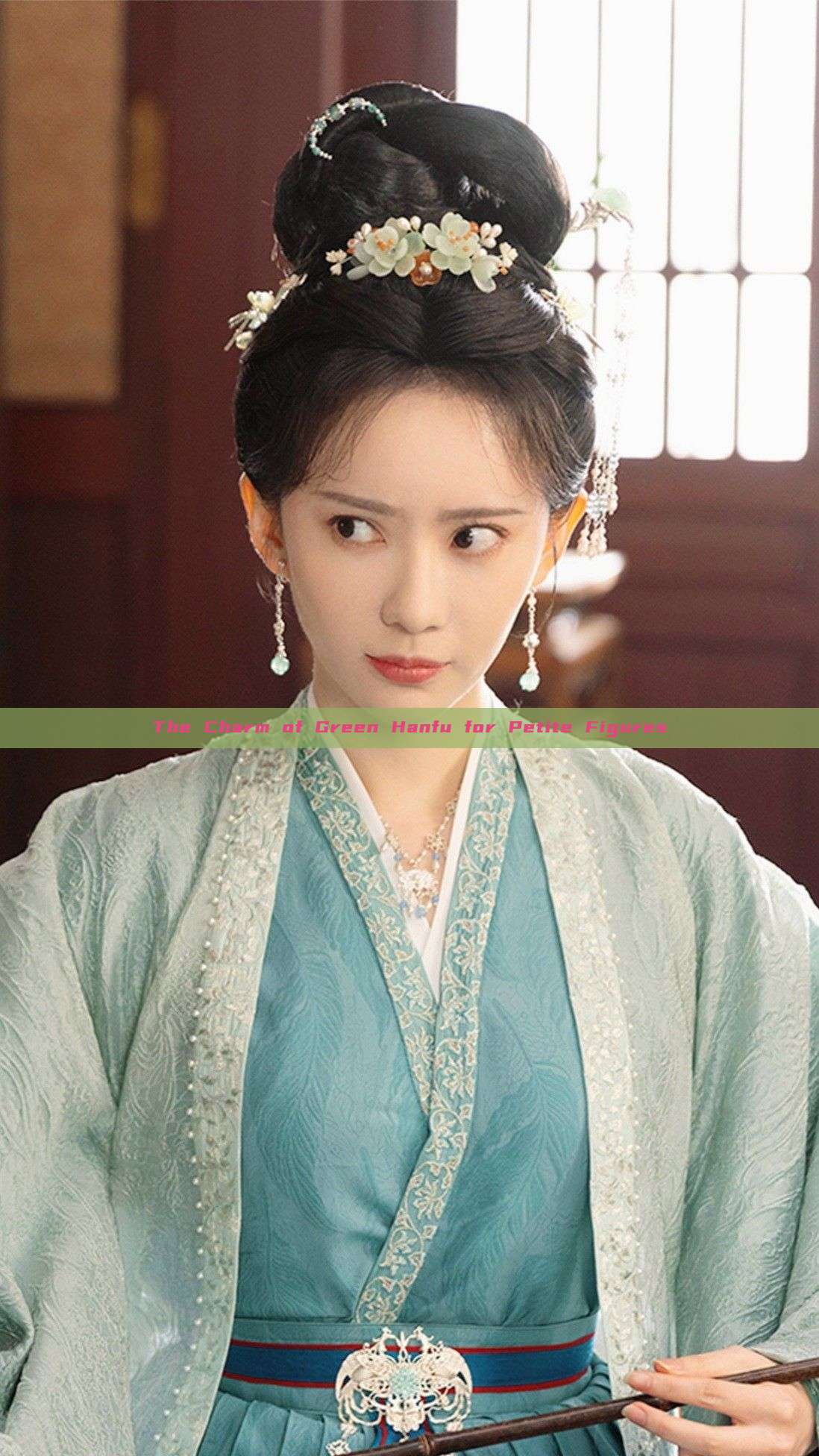 The Charm of Green Hanfu for Petite Figures The Charm of Green Hanfu for Petite Figures