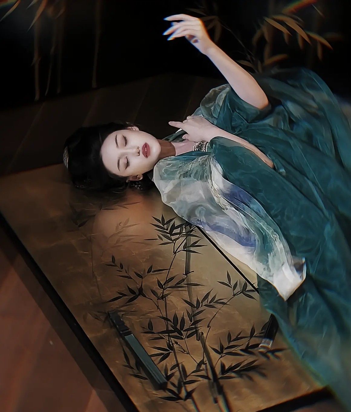 Summer Bloom in Cheongsam-Style Dress with Splashed Flower Prints Summer Bloom in Cheongsam-Style Dress with Splashed Flower Prints