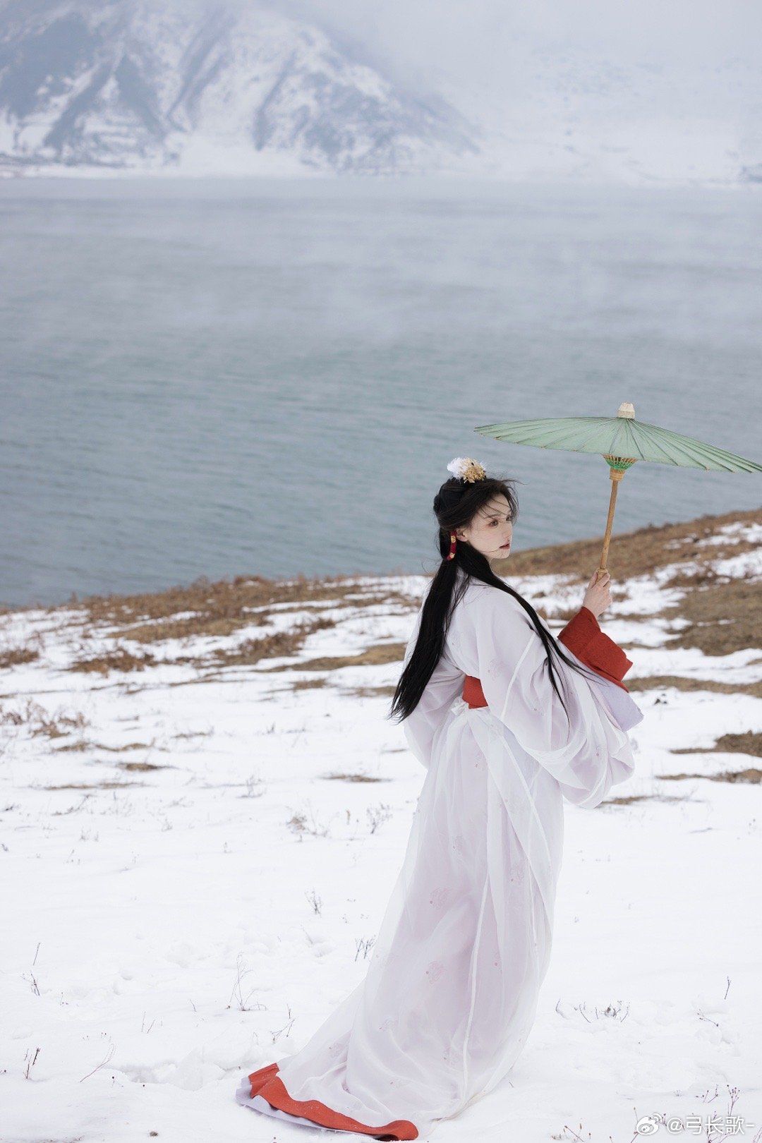Winter National Style Cheongsam:Embracing the Traditional Elegance in Cold Weather Winter National Style Cheongsam:Embracing the Traditional Elegance in Cold Weather