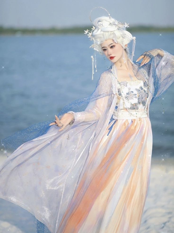 The Revival of Hanfu:Late-Blooming Elegance in Modern Times The Revival of Hanfu:Late-Blooming Elegance in Modern Times