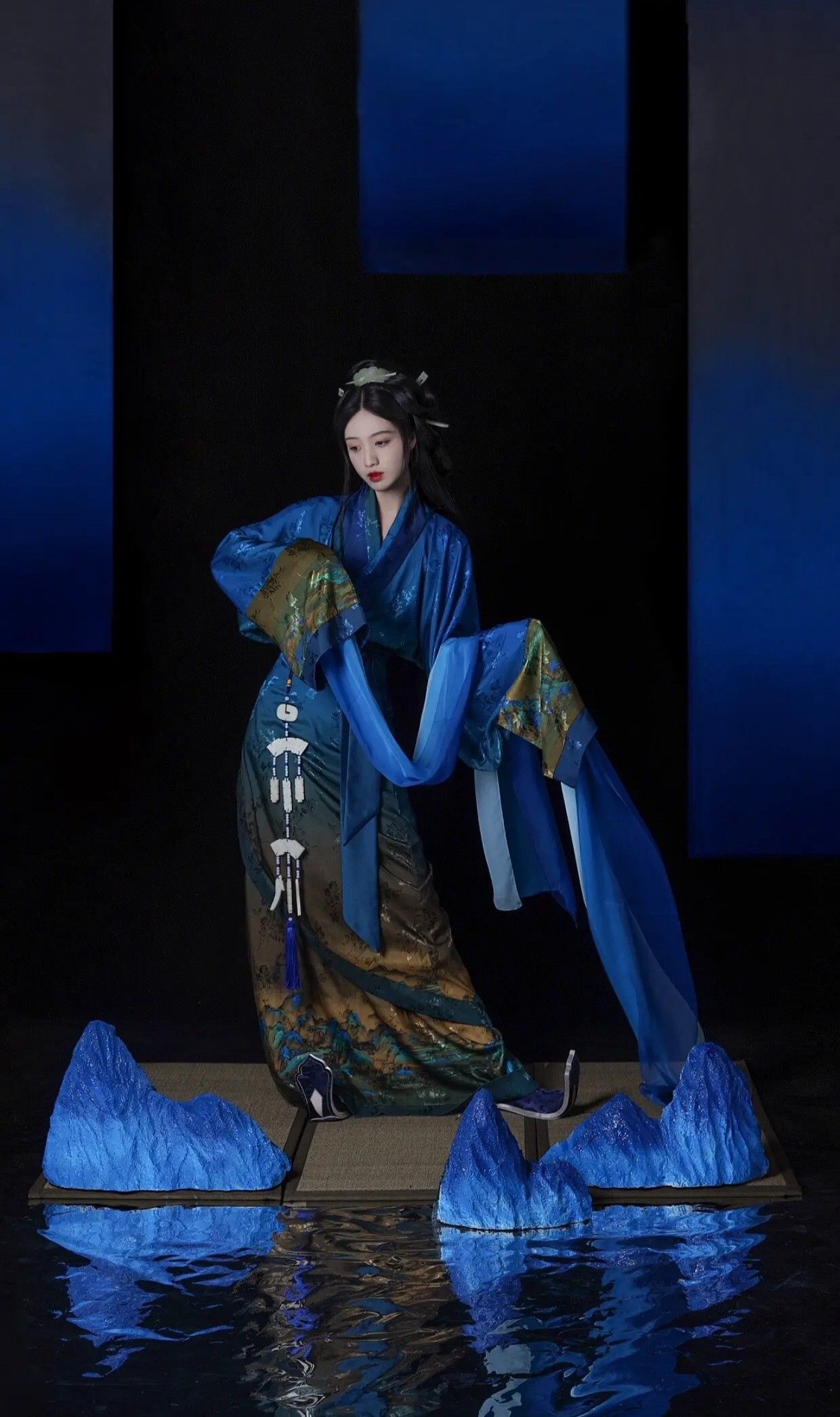 New Years Celebration:The Rise of Hanfu Fashion in the Eyes of a Traditional Chinese Woman New Years Celebration:The Rise of Hanfu Fashion in the Eyes of a Traditional Chinese Woman