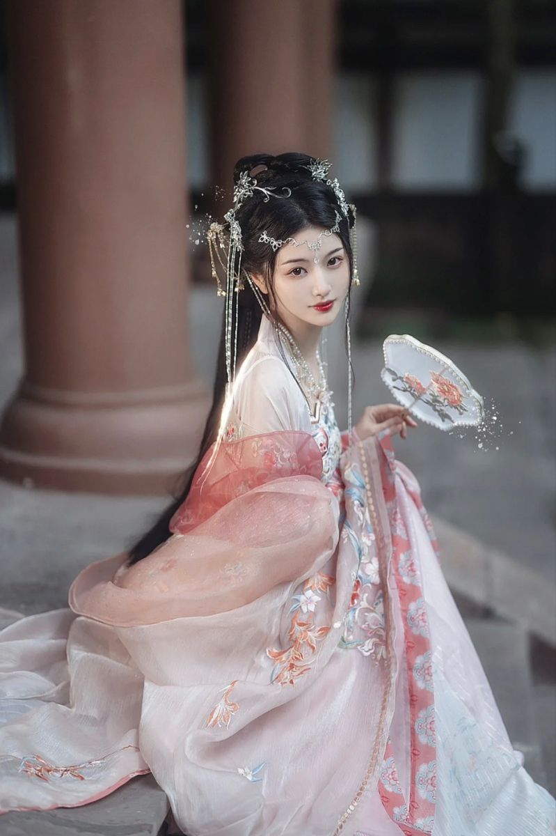 A Summer of Red Cheongsam:The Enchantment of a Little Girl A Summer of Red Cheongsam:The Enchantment of a Little Girl